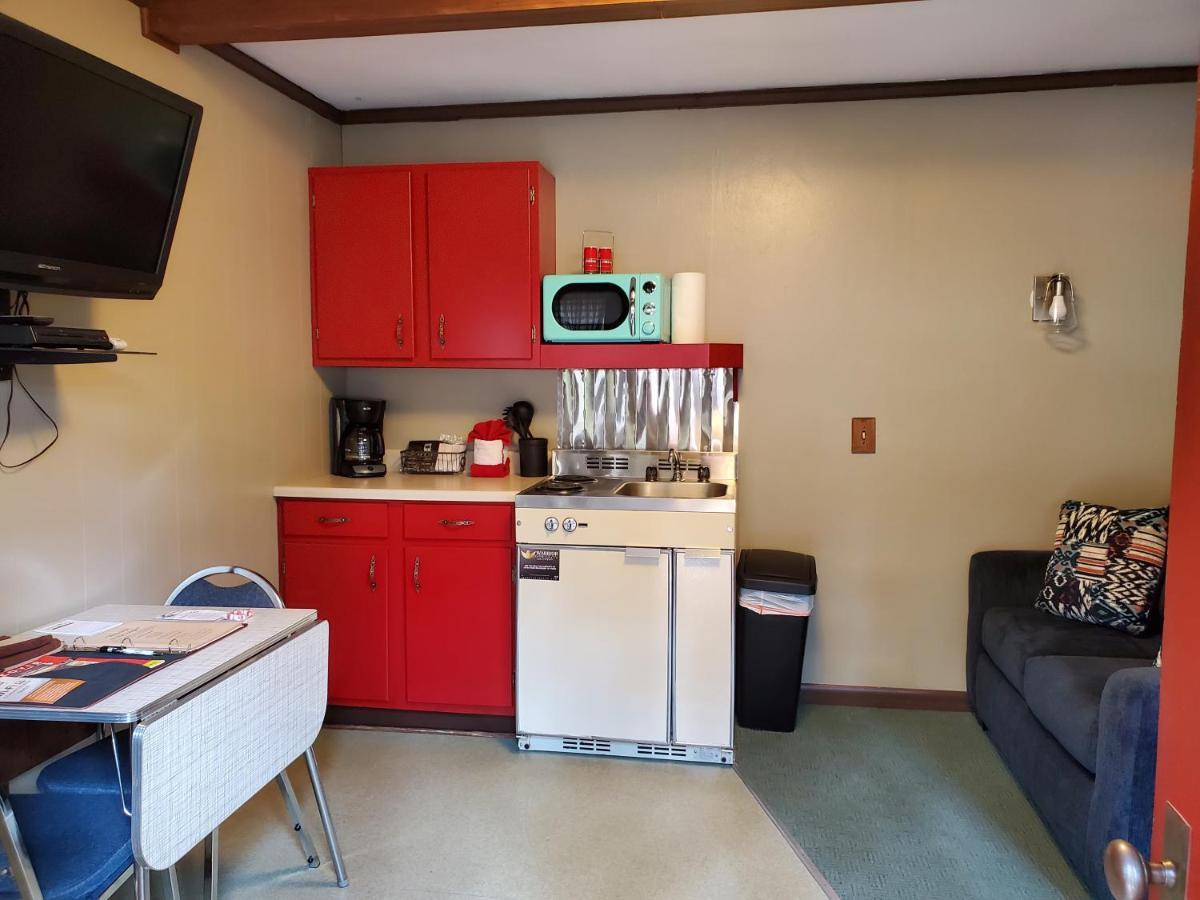 Swiftcurrent Inn