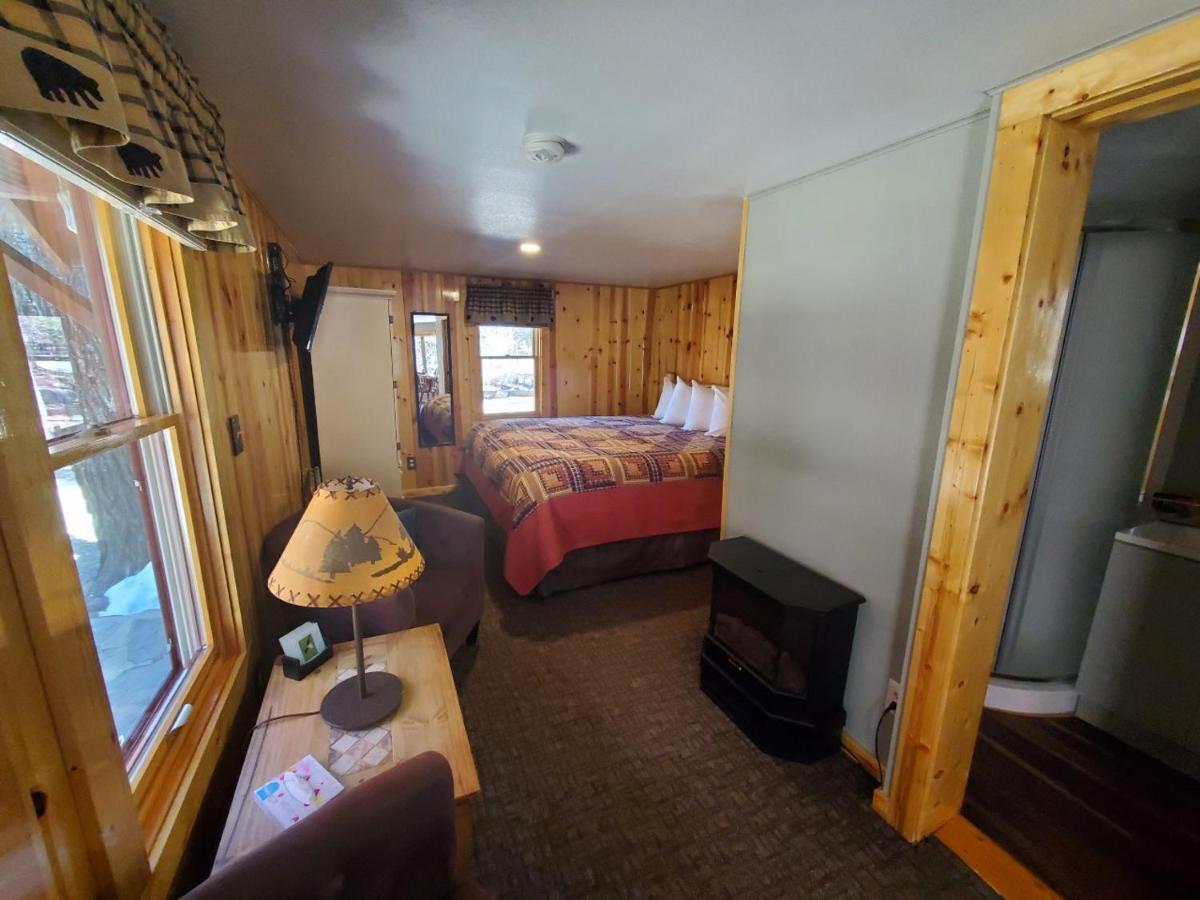 Swiftcurrent Inn